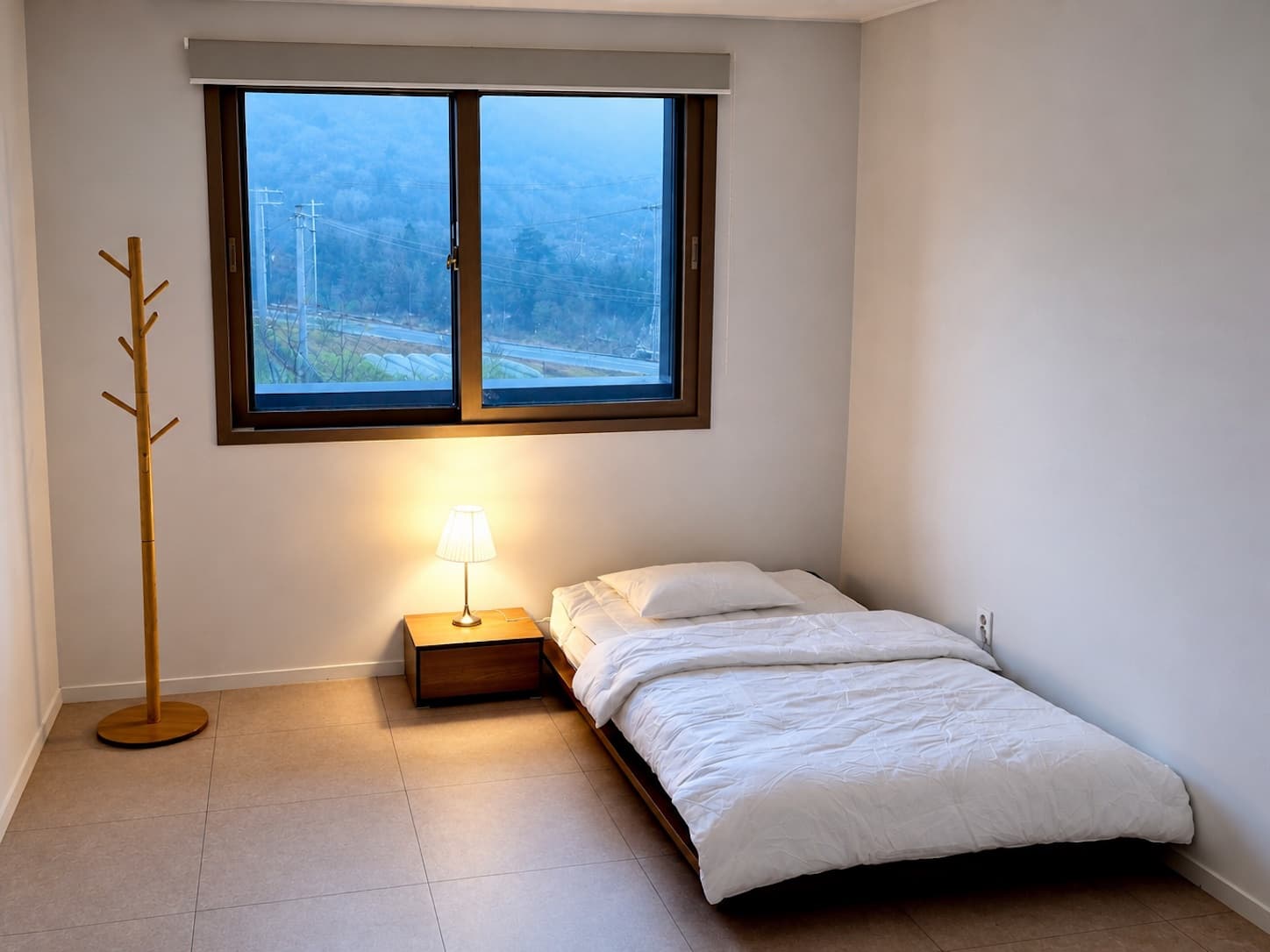 single-room-ananda-karnika-retreat-center